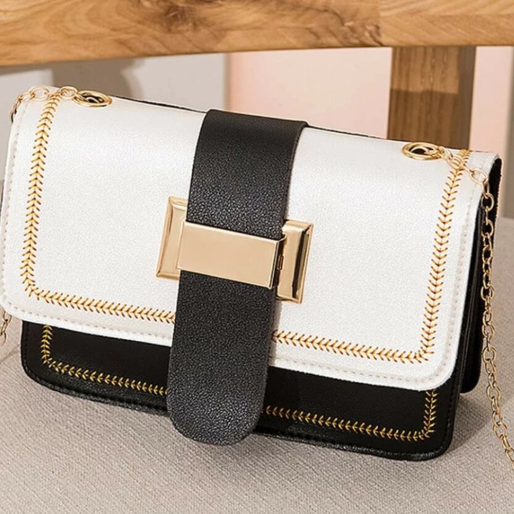 ✨SOLD🎉Black & White Embroidered Detail Chain Bag - Picture 1 of 4